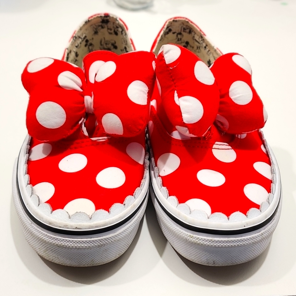 Minnie Mouse Bow Shoes